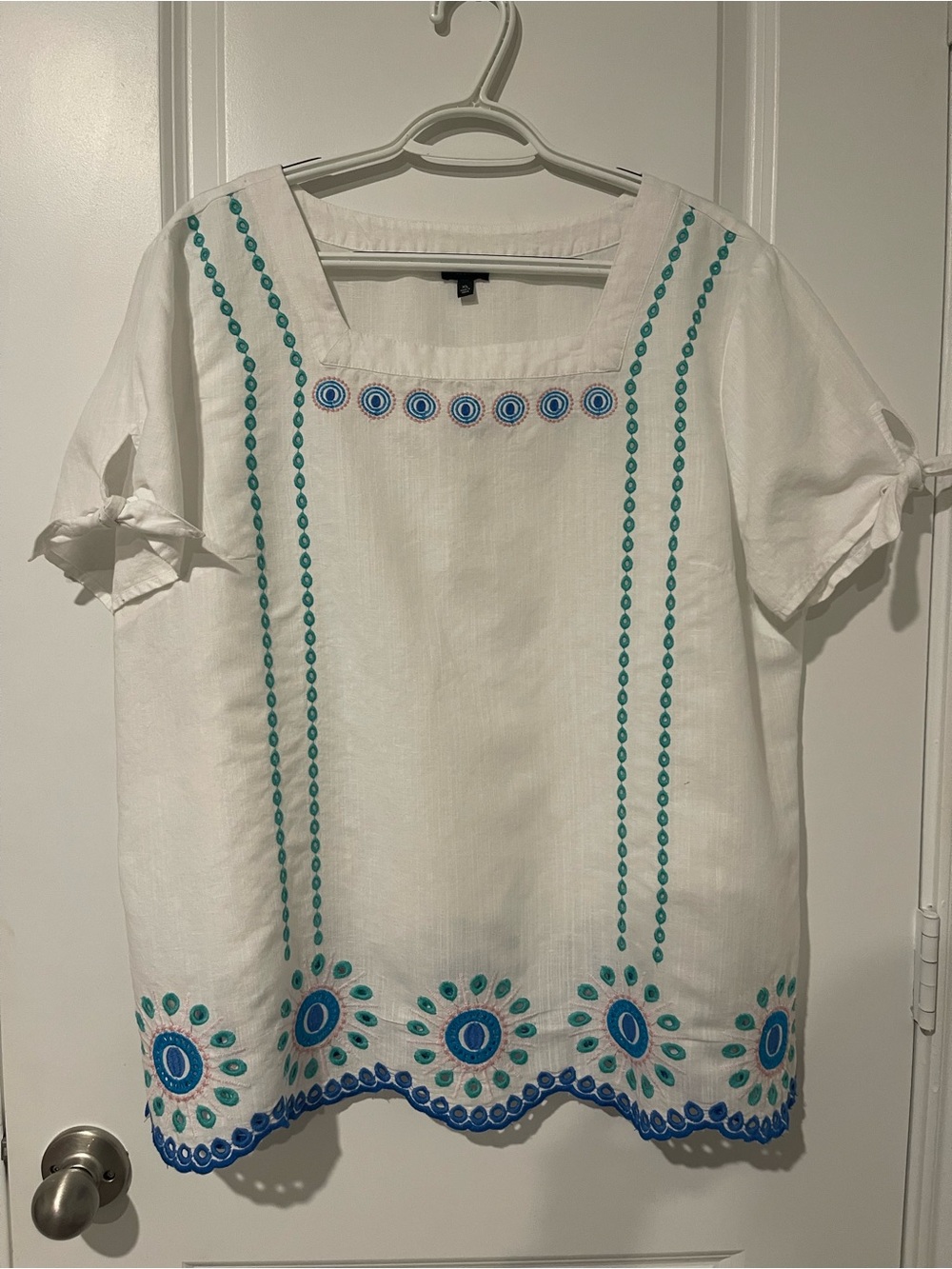 Talbots White Tunic with Blue and Teal Embroidery Accents
